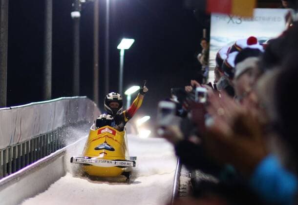 Bilder des Jahres 2020, Sport 01 Januar Sport Themen der Woche KW04 Sport Bilder des Tages BMW IBSF Worldcup, 2er Bob Meanner, 25.01.2020, Koenigssee BMW IBSF Worldcup Bob and Skeleton, 2er Bob Meanner, 25.01.2020, Koenigssee Bild: Jubel im Ziel bei FRIEDRICH Francesco, MARGIS Thorsten( 4,GER) *** BMW IBSF Worldcup, 2-man Bob Meanner, 25 01 2020, Koenigssee BMW IBSF Worldcup Bob and Skeleton, 2-man Bob Meanner, 25 01 2020, Koenigssee picture Cheering at the finish line with FRIEDRICH Francesco, MARGIS Thorsten 4,GER Copyright: xBEAUTIFULxSPORTS NilsxKoepkex