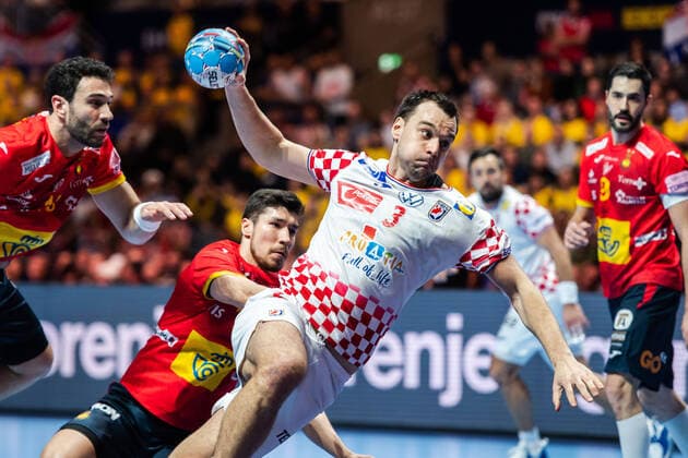 200126 Marino Maric of Croatia against Iousu Goni Leoz and Alex Dujshebaev Dovichebaeva of Spain during the EHF European Handball Championship final between Spain and Croatia on January 26, 2020 in Stockholm. Copyright: JOHANNAxLUNDBERG BB200126JL010