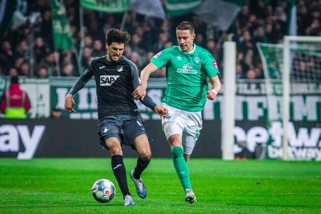 GER, FBL, SV Werder Bremen vs TSG 1899 Hoffenheim 26.01.2020, Wohninvest Weserstadion, Bremen, GER, FBL, SV Werder Bremen vs TSG 1899 Hoffenheim, DFL REGULATIONS PROHIBIT ANY USE OF PHOTOGRAPHS AS IMAGE SEQUENCES AND OR QUASI-VIDEO im Bild picture shows: Zweikampf, Zweikampfsituation Marco Friedl ( 32 SV Werder Bremen) gegen Florian Grillitsch (TSG 1899 Hoffenheim 11), *** GER, FBL, SV Werder Bremen vs TSG 1899 Hoffenheim 26 01 2020, Wohninvest Weserstadion, Bremen, GER, FBL, SV Werder Bremen vs TSG 1899 Hoffenheim, DFL REGULATIONS PROHIBIT ANY USE OF PHOTOGRAPHS AS IMAGE SEQUENCES AND OR QUASI VIDEO in the picture picture picture shows duel, duel situation Marco Friedl 32 SV Werder Bremen against Florian Grillitsch TSG 1899 Hoffenheim 11 , nordphotox xRauch nph00251