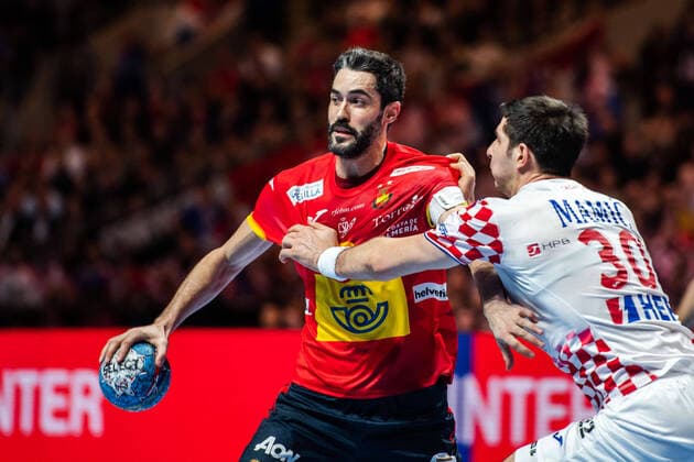200126 Raul Entrerrios Rodriguez of Sweden and Marko Mamic of Croatia during the EHF European Handball Championship final between Spain and Croatia on January 26, 2020 in Stockholm. Copyright: JOHANNAxLUNDBERG BB200126JL035