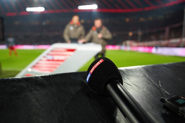 Football Munich-Schalke , Munich, Jan 25, 2020. Lothar Matthaeus with Sebastian HELLMANN, Sky Moderator FC BAYERN MUNICH - FC SCHALKE 04 5-0 - DFL REGULATIONS PROHIBIT ANY USE OF PHOTOGRAPHS as IMAGE SEQUENCES and or QUASI-VIDEO - 1.German Soccer League , Munich, January 25, 2020. Season 2019 2020, matchday 19,