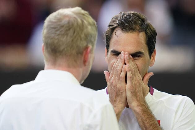 AUSTRALIAN OPEN DAY 9, Roger Federer of Switzerland speaks to Jim Courier after wining his fifth round match against Tennys Sandgren of the USA on day nine of the Australian Open tennis tournament at Rod Laver Arena in Melbourne, Tuesday, January 28, 2020. ( NO ARCHIVING, EDITORIAL USE ONLY, NO USE IN BOOKS WITHOUT CONSENT MELBOURNE VIC AUSTRALIA  Copyright: xMICHAELxDODGEx 20200128001445168925