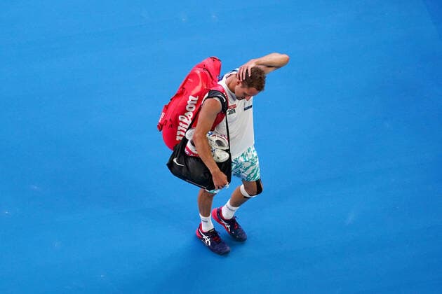 AUSTRALIAN OPEN DAY 9, Tennys Sandgren of the USA leaves the court after losing his fifth round match against Roger Federer of Switzerland on day nine of the Australian Open tennis tournament at Rod Laver Arena in Melbourne, Tuesday, January 28, 2020. ( NO ARCHIVING, EDITORIAL USE ONLY, NO USE IN BOOKS WITHOUT CONSENT MELBOURNE VIC AUSTRALIA  Copyright: xSCOTTxBARBOURx 20200128001445169301