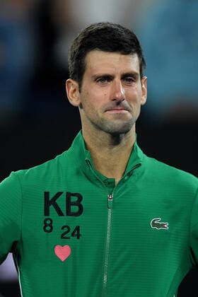 Bilder des Jahres 2020, Sport 01 Januar AUSTRALIAN OPEN DAY 9, Novak Djokovic of Serbia wears the initials and numbers of Kobe Bryant on his jacket after winning his fifth round match against Milos Raonic of Canada on day nine of the Australian Open tennis tournament at Rod Laver Arena in Melbourne, Tuesday, January 28, 2020. ( NO ARCHIVING, EDITORIAL USE ONLY, NO USE IN BOOKS WITHOUT CONSENT MELBOURNE VIC AUSTRALIA  Copyright: xLUKASxCOCHx 20200128001445216804