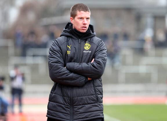 Samstag 25.01.2020, Saison 2019 20, 22. Spieltag der Regionalliga West im Stadion Rote Erde, BVB 09 Borussia Dortmund II - Wuppertaler SV, Mike Tullberg (Trainer, BVB II) mit verschränkten Armen