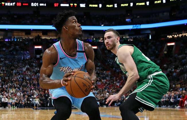 January 28, 2020, Miami, FL, USA: Miami Heat forward Jimmy Butler (22) drives against Boston Celtics forward Gordon Hayward (20) in the fourth quarter of an NBA, Basketball Herren, USA basketball regular season game at the AmericanAirlines Arena on Tuesday, January 28, 2020 in Miami. Boston Celtics vs. Miami Heat - ZUMAm67_ 20200128_zaf_m67_041 Copyright: xDavidxSantiagox