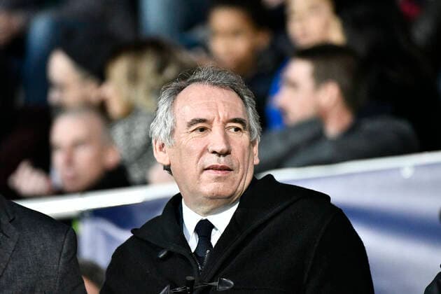Francois Bayrou Maire de Pau FOOTBALL : Pau vs PSG - 8eme de Finale Coupe de France - Pau - 29 01 2020 ThierryBreton Panoramic 