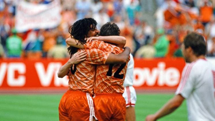 UDSSR - Niederlande Deutschland, München, 215.06.1988, Fussball, UEFA EURO, EM, Europameisterschaft,Fussball 1988 in Deutschland, Finale, UDSSR - Niederlande (0:2): v.l. Ruud Gullit, Marco van Basten (beide Niederlande).