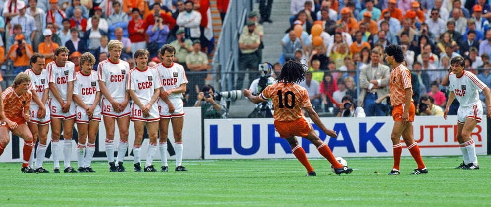 Fußball, EM Finale 1988 in München, Niederlande - Sowjetunion 2:0 UDSSR - Niederlande Deutschland, München, 215.06.1988, Fussball, UEFA EURO, EM, Europameisterschaft,Fussball 1988 in Deutschland, Finale, UDSSR - Niederlande (0:2): Ruud Gullit (Niederlande).