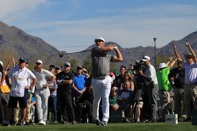 SCOTTSDALE, AZ - JANUARY 30: Bryson DeChambeau tees off on the third hole during the first round of the Waste Management Phoenix Open on January 30, 2020, at TPC Scottsdale in Scottsdale, AZ. (Photo by Will Powers Icon Sportswire) GOLF: JAN 30 PGA, Golf Herren - Waste Management Phoenix Open Icon202200130024
