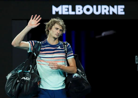 Alexander Zverev (GER) winkt und verabschiedet sich von den Zuschauern,Fans nach der Niederlage Tennis - Australian Open 2020 - Grand Slam ATP, Tennis Herren WTA, Tennis Damen - Melbourne Park - Melbourne - Victoria - Australia - 31 January 2020. Copyright: xJuergenxHasenkopfx