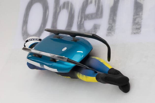 2020 Bilder des Jahres, Sport 02 Februar Sport Themen der Woche KW05 Sport Bilder des Tages Anton Dukach (UKR, Ukraine) rutscht unter dem Schlitten die Bahn entlang, 01.02.2020, Oberhof (Deutschland), Viessmann Luge World Cup Oberhof *** Anton Dukach UKR, Ukraine slides under the sled along the track, 01 02 2020, Oberhof Germany , Viessmann Luge World Cup Oberhof xprx