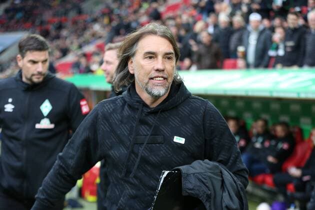 Chef-Trainer Martin Schmidt (FC Augsburg), FC Augsburg vs. SV Werder Bremen, Fussball, 1.Bundesliga, 01.02.2020, DFL REGULATIONS PROHIBIT ANY USE OF PHOTOGRAPHS AS IMAGE SEQUENCES AND OR QUASI-VIDEO Augsburg Bayern Deutschland