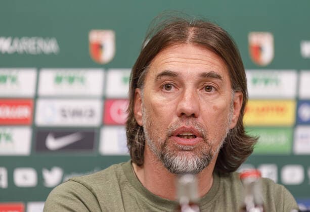 Martin Schmidt (Trainer FC Augsburg), Pressekonferenz, FC Augsburg vs. Werder Bremen, 20. Spieltag; DFL REGULATIONS PROHIBIT ANY USE OF PHOTOGRAPHS AS IMAGE SEQUENCES AND OR QUASI-VIDEO.
