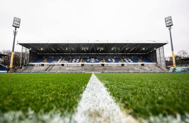 Fußball, Stadiongeschichte SV Darmstadt 98 02.02.2020, xfux, Fussball 2.Bundesliga, SV Darmstadt 98 - VfL Osnabrueck, emonline, emspor, v.l. Ansicht, Uebersicht Merck-Stadion am Boellenfalltor Jonathan-Heimes-Stadion am Böllenfalltor Ansicht der neuen Gegengerade Einweihnung Eroeffnung Tribuene Neubau Feld Rasen Spielfeld Innenraum Sitze Flutlicht (DFL DFB REGULATIONS PROHIBIT ANY USE OF PHOTOGRAPHS as IMAGE SEQUENCES and or QUASI-VIDEO) Darmstadt