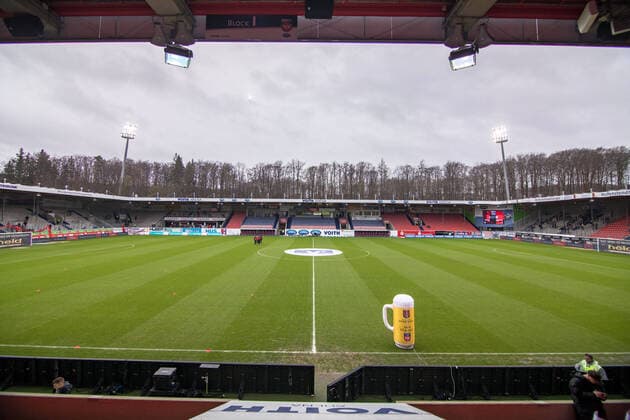 Weitwinkel von der Haupttribüne aus rund 90 Minuten vor Anpfiff. 02.02.2020, Fussball, GER, 2. Bundesliga, 2.BL, Saison 2019 20, 20. Spieltag, 1. FC Heidenheim - SG Dynamo Dresden, Voith-Arena, 1. FC Heidenheim vs. SG Dynamo Dresden