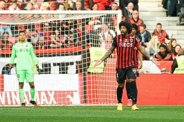 Deception - Dante (OGC Nice) FOOTBALL : OGC Nice vs Lyon - Ligue 1 Conforama - Nice - 02 02 2020 NorbertScanella PanoramiC 