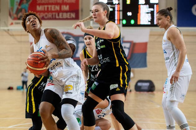 Christin Yuri Mercer (25, GISA Lions SV Halle) unterm Korb GISA Lions SV Halle vs. inexio Royals Saarlouis Basketball - 1. Bundesliga - ERDGAS Sportarena Halle (Saale) 02.02.2020 Foto: Holger John Sachsen-Anhalt Deutschland