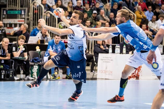 1. Handball Bundesliga; Bergischer SG Flensburg-Handewitt; 06.02.2020 Tomas Babak ( 19, Bergischer Handball Club), Michal Jurecki ( 55, SC Flensburg-Handewitt), Fabian Gutbrod ( 22, Bergischer Handball Club), DHB-Pokal, Bergischer HC - SG Flensburg-Handewitt, ISS Dome, Duesseldorf Copyright: xBEAUTIFULxSPORTS Wunderlx