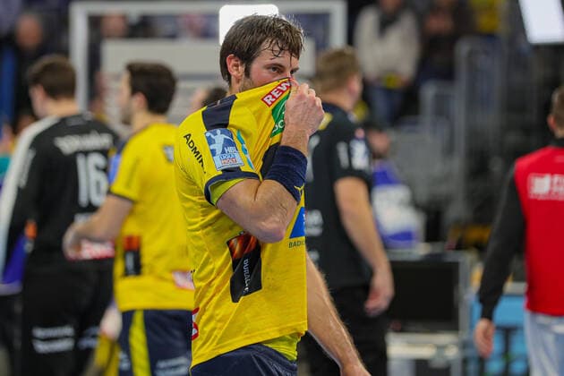Handball Bundesliga: Rhein-Neckar Loewen vs. MT Melsungen Mannheim, Deutschland 06. Februar 2020 - 22. Spieltag der Liqui Moly Handball Bundesliga: Uwe Gensheimer (Loewen), Aktion Einzelbild unzufrieden enttäuscht enttaeuscht niedergeschlagen frustriert
