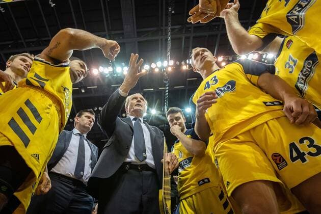 Basketball Berlin 06.02.2020 EuroLeague Euro League Euroleague Regular Season Saison 2019 2020 Alba Berlin - Real Madrid Aito Garcia Reneses (Alba Berlin, Trainer) Peyton Siva (Alba Berlin, No.03) Jonas Mattisseck (Alba Berlin, No.09) Luke Sikma (Alba Berlin, No.43) und andere
