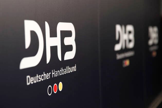 07.02.2020, Maritim Airport Hotel, Hannover, DHB Nationalmannschaft, Alfred Gislason wird als neuer Nationalmannschaftstrainer vorgestellt, im Bild Die Logo s vom DHB Deutscher Handball Bund Handball Nationalmannschaft Trainervorstellung *** 07 02 2020, Maritim Airport Hotel, Hannover, DHB National Team, Alfred Gislason is introduced as the new national team coach, in the picture The logos s of the DHB German Handball Federation Handball National Team Coach presentation