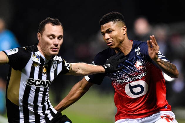 Reinildo Mandava ( 28 - LOSC ) - THOMAS Romain ( 24 - Angers ) - FOOTBALL : SCO Angers vs Lille OSC - Ligue 1 - Angers - 07 02 2020 FedericoPestellini Panoramic 