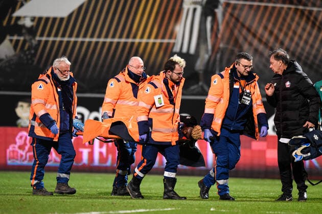 Sortie sur blessure de Victor Osimhen ( 7 - LOSC ) - FOOTBALL : SCO Angers vs Lille OSC - Ligue 1 - Angers - 07 02 2020 FedericoPestellini Panoramic 