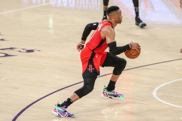 LOS ANGELES, CA - FEBRUARY 06: Houston Rockets guard Russell Westbrook (0) dribbling to the key during the Houston Rockets vs Los Angeles Lakers game on February 06, 2020, at Staples Center in Los Angeles, CA. (Photo by Jevone Moore Icon Sportswire) NBA, Basketball Herren, USA FEB 06 Rockets at Lakers Icon20020673