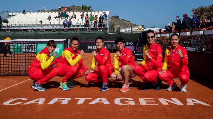 FedCup Spanish team members celebrate their qualification for final round after defeating Japan in their FedCup Qualifiers round s matches at La Manga tennis club, in Murcia, southeastern Spain, 08 February 2020. The FedCup round runs from 7 to 8 February. Spain vs. Japan !ACHTUNG: NUR REDAKTIONELLE NUTZUNG!  Copyright: xMarcialxGuillénx GRAF6915 20200208-637167716912880722