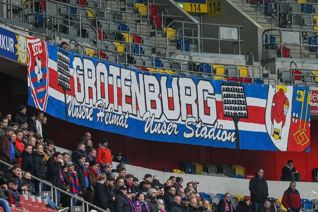 Fanbanner im Fanblock des KFC Uerdingen mit der Aufschrift Grotenburg Unsere Heimat Unser Stadion , Fussball - 3.Liga - Saison 2019 2020 - KFC Uerdingen vs. FC Sonnenhof Großaspach, Düsseldorf, Merkur Spiel Arena, 08.02.2020, DFB regulations prohibit any use of photographs as image sequences and or quasi-video Düsseldorf Merkur Spiel Arena Nordrhein-Westfalen Deutschland