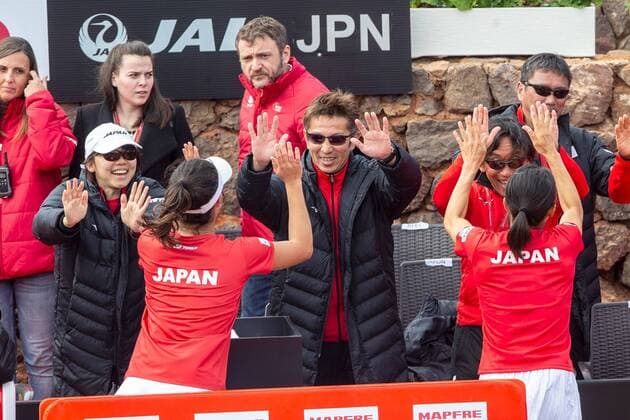 FedCup Japanese team member Ena Shibahara (L) and teammate Shuko Aoyama (R) celebrate their win against Spanish team members Aliona Bolsova and Lara Arrubarrena (not pictured) following their FedCup Qualifiers doubles round match at La Manga tennis club, in Murcia, southeastern Spain, 08 February 2020. The FedCup round runs from 7 to 8 February. Spain vs Japan !ACHTUNG: NUR REDAKTIONELLE NUTZUNG!  Copyright: xMarcialxGuillénx GRAF6957 20200208-637167775747898454