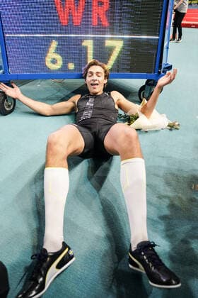 2020 Bilder des Jahres, Sport 02 Februar Sport Bilder des Tages 200208 Armand Duplantis celebrates after setting the new world record by clearing 6,17 meters when competing in the men?s pole vault during the World Athletics Indoor Tour on February 8, 2020 in Torun. Photo: Aleksandra Szmigiel BILDBYRAN Cop 291 bbeng athletics friidrett friidrott world indoor tour polen torun stavhopp världsrekord jubel 6 17 meter *** 200208 Armand Duplantis celebrates after setting the new world record by clearing 6,17 meters when competing in the men?s pole vault during the World Athletics Indoor Tour on February 8, 2020 in Torun Photo Aleksandra Szmigiel BILDBYRAN Cop 291 bbeng athletics friidrett friidrott world indoor tour polen torun stavhopp världsrekord jubel 6 17 meter,  Copyright: AleksandraxSzmigiel BB200208ZP014