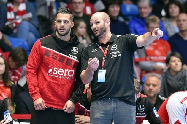 Heiko Grimm (Trainer MT Melsungen) (R) und Michael Allendorf --- Handball --- EHF Cup, Group Phase --- MT Melsungen (Germany) vs KPR Gwardia Opole (Poland) --- 09.02.2020, Handball --- EHF Cup --- MT Melsungen vs KPR Gwardia Opole --- 09.02.2020 Kassel Copyright: xSippel xEibner-Pressefotox EP_rsl