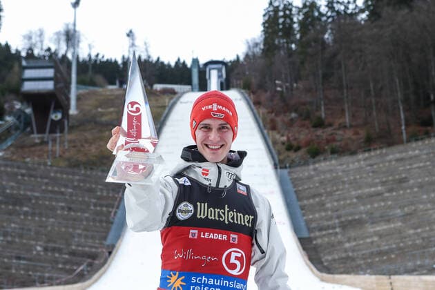 09.02.2020, Muehlenkopfschanze, Willingen, GER, FIS Weltcup Skisprung, Willingen, Herren, Siegerehrung, im Bild Stephan Leyhe (GER) after the winner ceremony for the men s FIS Skijumping World Cup at the Muehlenkopfschanze in Willingen, Germany on 2020 02 09. Willingen