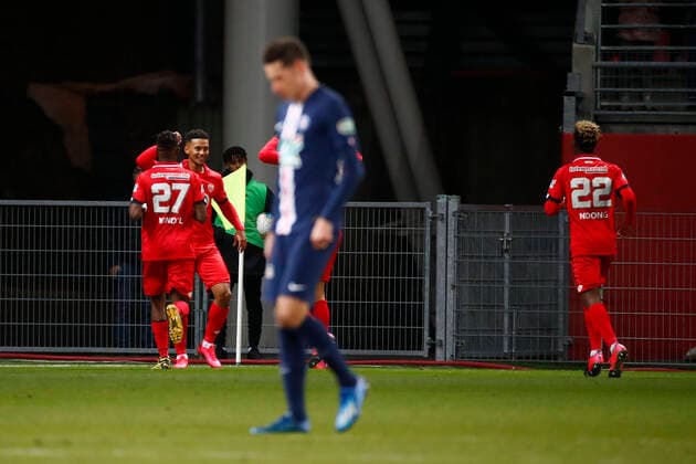 joie Mounir Chouiar (Dijon) avec equipe FOOTBALL : Coupe de France - Dijon vs PSG - Ligue 1 - 12 02 2020 GwendolineLeGoff Panoramic 