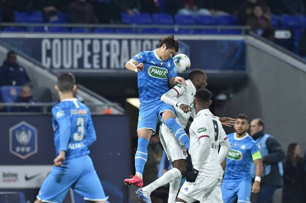 Karl Toko Ekambi (lyon) vs Hiroki Sakai (marseille) FOOTBALL : Lyon vs Marseille - Coupe de France - 1 4 finale - 12 02 2020 FredericChambert Panoramic 