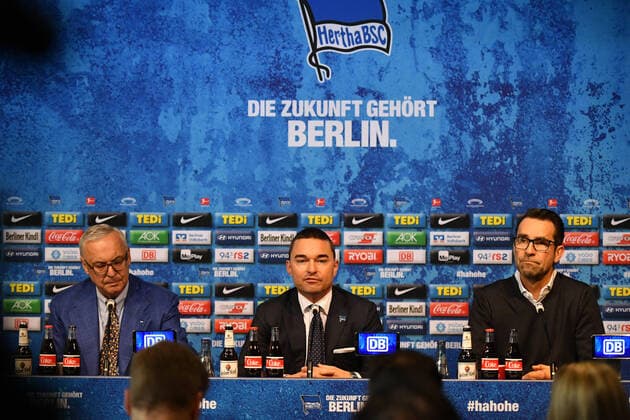 2020 Bilder des Jahres, Sport 02 Februar Sport Themen der Woche KW07 Sport Bilder des Tages Michael Preetz (Manager Hertha BSC), Lars Windhorsdt (Investor und Anteilseigner Hertha BSC), Werner Gegenbauer (Präsident Hertha BSC), Pressekonferenz Hertha BSC Medienraum Hanns-Braun-Strasse PK, Pressekonferenz 1.Bundesliga 2019 2020 Fußball, Fussball, soccer, , Männer, Männer, PK, Pressekonferenz, Deutschland, Germany, Berlin, 13.2.2020 *** Michael Preetz Manager Hertha BSC , Lars Windhorsdt Investor and Shareholder Hertha BSC , Werner Gegenbauer President Hertha BSC , Press Conference Hertha BSC Media Room Hanns Braun Strasse PK, Press Conference 1 Bundesliga 2019 2020 Football, Soccer, Men, Men, Men, PK, Press Conference, Germany, Germany, Berlin, 13 2 2020