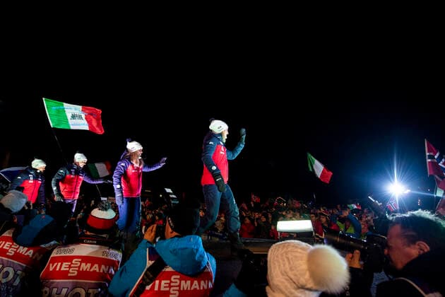200213 Team Norway enters the stage at the medal ceremony for mixed relay during the IBU Biathlon World Championships on February 13, 2020 in Antholz. Photo: Joel Marklund BILDBYRAN kod JM 88107 bbeng skidskytte skiskyting biathlon VM skidskytte-VM IBU Biathlon World Championships 2020 Anterselva mixed relay mixstafett stafett medaljceremoni medal ceremony Copyright: JOELxMARKLUND BB200213JM145