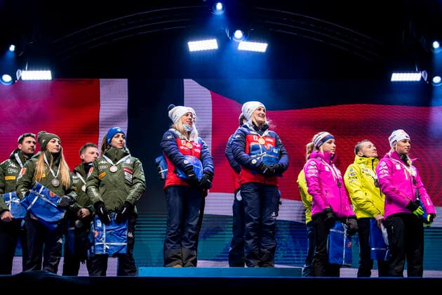 200213 Team Norway at the medal ceremony for mixed relay during the IBU Biathlon World Championships on February 13, 2020 in Antholz. Photo: Joel Marklund BILDBYRAN kod JM 88107 bbeng skidskytte skiskyting biathlon VM skidskytte-VM IBU Biathlon World Championships 2020 Anterselva mixed relay mixstafett stafett medaljceremoni medal ceremony Copyright: JOELxMARKLUND BB200213JM150