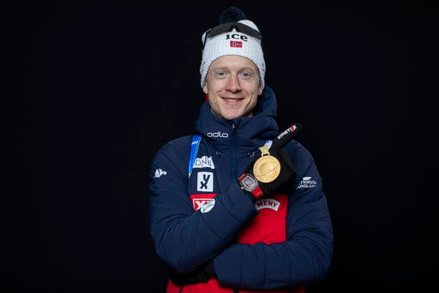 200213 Photo: Manzoni IBU Handout BILDBYRAN 13.02.2020, Antholz, Italy (ITA): Johannes Thingnes Bo (NOR) - IBU World Championships Biathlon, medals, Antholz Anterselva (ITA). Handout International Biathlon Union. Â© Manzoni IBU bbeng skidskytte skiskyting biathlon VM skidskytte-VM IBU Biathlon World Championships 2020 Anterselva mixed relay mixstafett stafett Copyright: Manzoni IBU BB200213BB896