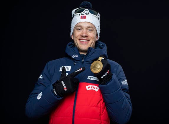 200213 Photo: Manzoni IBU Handout BILDBYRAN 13.02.2020, Antholz, Italy (ITA): Tarjei Bo (NOR) - IBU World Championships Biathlon, medals, Antholz Anterselva (ITA). Handout International Biathlon Union. Â© Manzoni IBU bbeng skidskytte skiskyting biathlon VM skidskytte-VM IBU Biathlon World Championships 2020 Anterselva mixed relay mixstafett stafett Copyright: Manzoni IBU BB200213BB897