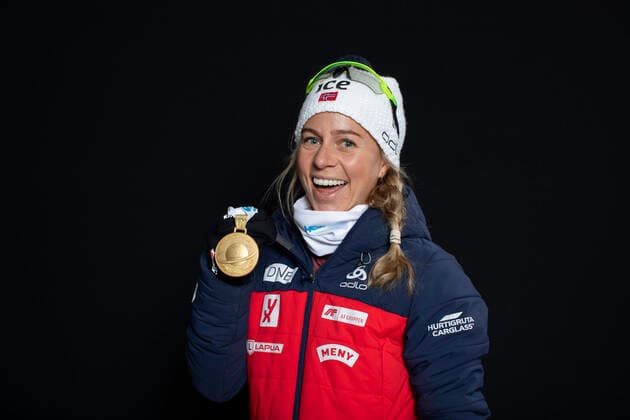200213 Photo: Manzoni IBU Handout BILDBYRAN 13.02.2020, Antholz, Italy (ITA): Tiril Eckhoff (NOR) - IBU World Championships Biathlon, medals, Antholz Anterselva (ITA). Handout International Biathlon Union. Â© Manzoni IBU bbeng skidskytte skiskyting biathlon VM skidskytte-VM IBU Biathlon World Championships 2020 Anterselva mixed relay mixstafett stafett Copyright: Manzoni IBU BB200213BB899