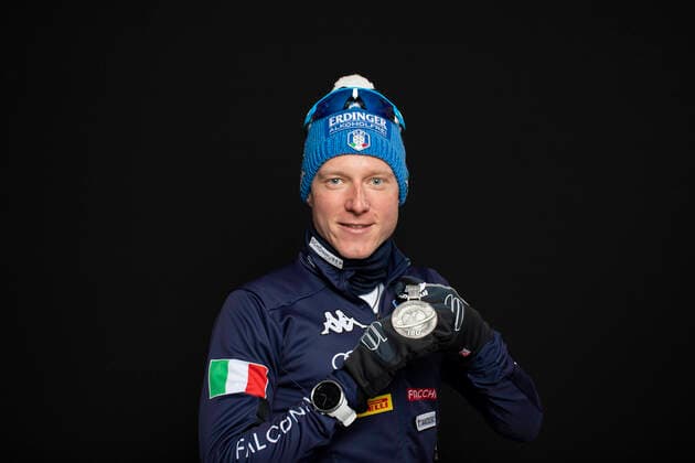 200213 Photo: Manzoni IBU Handout BILDBYRAN 13.02.2020, Antholz, Italy (ITA): Lukas Hofer (ITA) - IBU World Championships Biathlon, medals, Antholz Anterselva (ITA). Handout International Biathlon Union. Â© Manzoni IBU bbeng skidskytte skiskyting biathlon VM skidskytte-VM IBU Biathlon World Championships 2020 Anterselva mixed relay mixstafett stafett Copyright: Manzoni IBU BB200213BB902