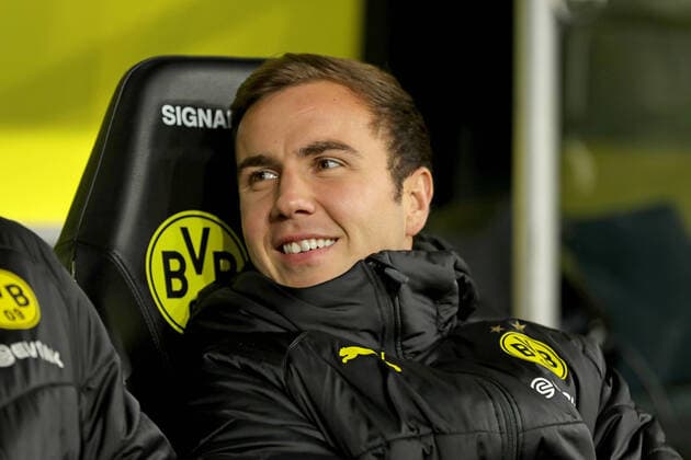 14.02.2020, Fussball, Saison 2019 2020, Bundesliga, 22. Spieltag - Borussia Dortmund - Eintracht Frankfurt Mario Götze (Borussia Dortmund) DFL REGULATIONS PROHIBIT ANY USE OF PHOTOGRAPHS AS IMAGE SEQUENCES AND OR QUASI-VIDEO. Dortmund Signal Iduna Park NRW Deutschland xRHR-FOTO DEx *** 14 02 2020, Football, Season 2019 2020, Bundesliga, 22 Matchday Borussia Dortmund Eintracht Frankfurt Mario Götze Borussia Dortmund DFL REGULATIONS PROHIBIT ANY USE OF PHOTOGRAPHS AS IMAGE SEQUENCES AND OR QUASI VIDEO Dortmund Signal Iduna Park NRW Germany xRHR FOTO DEx