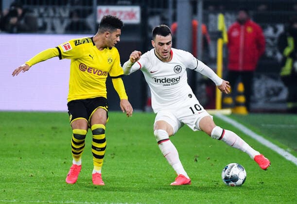 14.02.2020, xpsx, Fussball 1.Bundesliga, Borussia Dortmund - Eintracht Frankfurt II v.l. Jadon Sancho (Borussia Dortmund), Filip Kostic (Eintracht Frankfurt) (DFL DFB REGULATIONS PROHIBIT ANY USE OF PHOTOGRAPHS as IMAGE SEQUENCES and or QUASI-VIDEO) Dortmund *** 14 02 2020, xpsx, Fussball 1 Bundesliga, Borussia Dortmund Eintracht Frankfurt II v l Jadon Sancho Borussia Dortmund , Filip Kostic Eintracht Frankfurt DFL DFB REGULATIONS PROHIBIT ANY USE OF PHOTOGRAPHS as IMAGE SEQUENCES and or QUASI VIDEO Dortmund