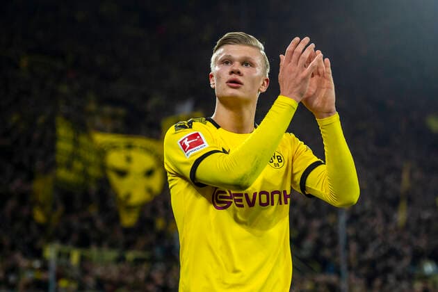 Fußball: 1. Bundesliga, Saison 2019 2020, 22. Spieltag, Borussia Dortmund - Eintracht Frankfurt am 14.02.2020 im Signal Iduna Park in Dortmund (Nordrhein-Westfalen). Dortmunds Erling Braut Haaland verabschiedet sich nach seiner Auswechslung von den Fans. DFL REGULATIONS PROHIBIT ANY USE OF PHOTOGRAPHS AS IMAGE SEQUENCES AND OR QUASI-VIDEO. Copyright: xNeundorf Kirchner-Mediax