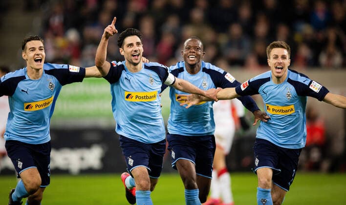Sport Bilder des Tages Düsseldorf, 15.02.2020 Torjubel: Florian Neuhaus (BMG), Lars Stindl (BMG), Denis Zakaria (BMG), Patrick Herrmann (BMG) Fortuna Düsseldorf - Borussia Mönchengladbach DFL regulations prohibit any use of photographs as image sequences and or quasi-video *** Düsseldorf, 15 02 2020 Goal celebration Florian Neuhaus BMG , Lars Stindl BMG , Denis Zakaria BMG , Patrick Herrmann BMG Fortuna Düsseldorf Borussia Mönchengladbach DFL regulations prohibit any use of photographs as image sequences and or quasi video