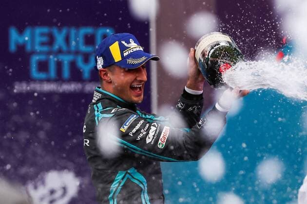 2020 Bilder des Jahres, Sport 02 Februar Sport Bilder des Tages New Zealander driver Mitch Evans of the Panasonic Jaguar Racing team celebrates the first place during the Grand Prix of Formula E at the Autodromo Hermanos Rodriguez of Mexico City, Mexico, 15 February 2020. Grand Prix of Formula E in Mexico City !ACHTUNG: NUR REDAKTIONELLE NUTZUNG!  Copyright: xJosexMendezx AME3056 20200216-637174144763976465