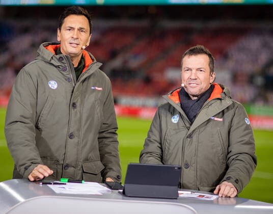 Düsseldorf, 15.02.2020 Sebastian Hellmann und Lothar Matthäus Fortuna Düsseldorf - Borussia Mönchengladbach DFL regulations prohibit any use of photographs as image sequences and or quasi-video